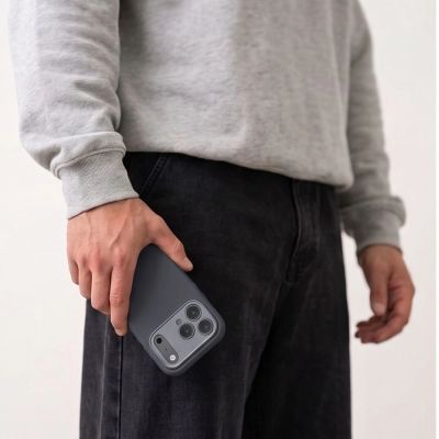 6. Etui Tech-Protect Uniq MagSafe CC na iPhone 18 Pro / 17 Pro - grafitowe