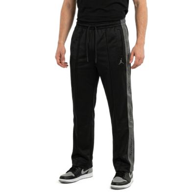 4. Spodnie dresowe Air Jordan Essentials Tracksuit Pants Czarne - HF9341-010