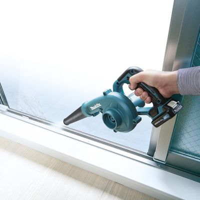 3. Makita UB100DZ bez kategorii