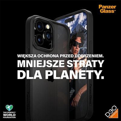 6. Etui PanzerGlass ClearCase na iPhone 15 Pro Max z certyfikatem Military Grade - przezroczysto-czarne