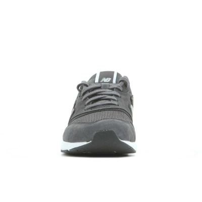 12. New Balance WL697SHC