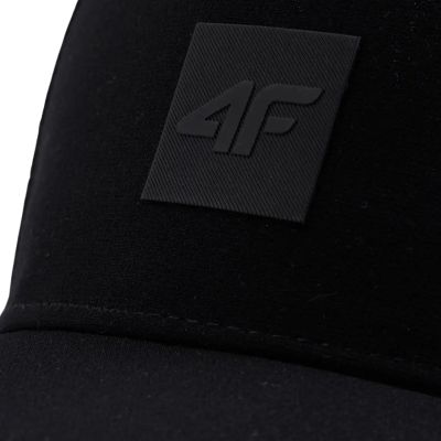 3. Czapka z daszkiem 4F U554 głęboka czerń 4FWSS26ACABU554 20S
