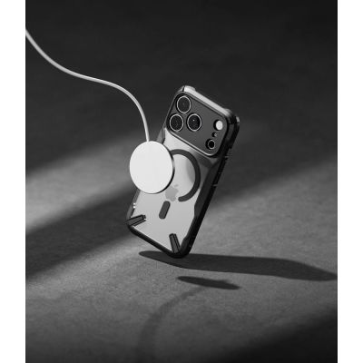 10. Etui Ringke Fusion X Magnetic MagSafe na iPhone 18 Pro Max / 17 Pro Max - czarne