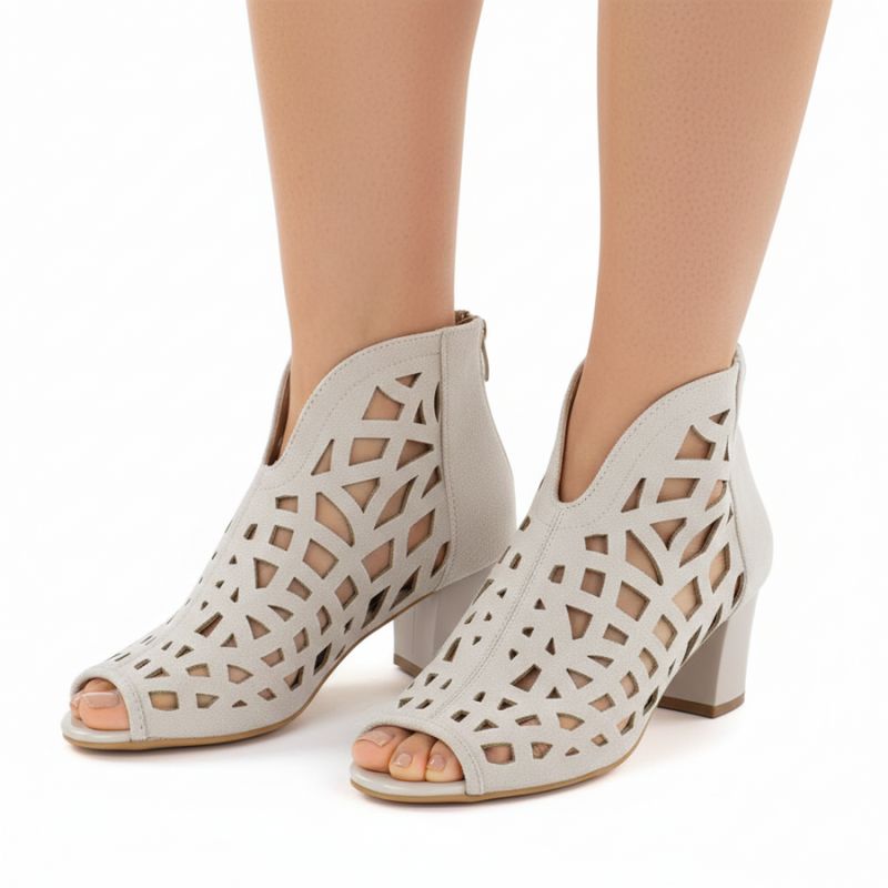 5. Zamszowe botki damskie ażurowe open toe beżowe M.Daszyński MR1954-15