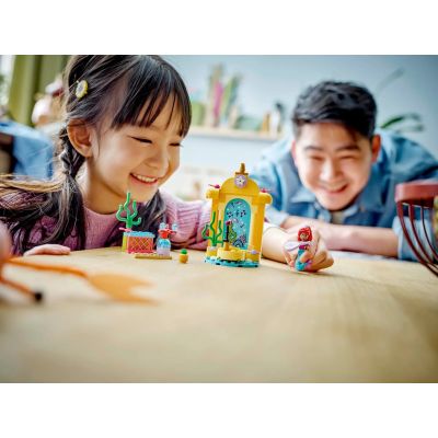 6. LEGO Disney 43235 Scena muzyczna Arielki