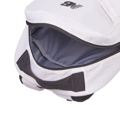 5. Plecak New Balance Essential Backpack WT LAB51900WT
