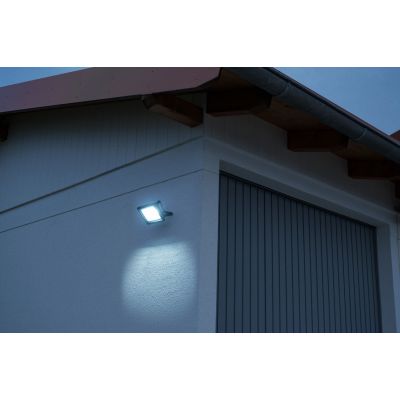 8. Brennenstuhl 1171250541 reflektor Czarny 50 W LED D