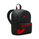 3. Plecak dla dzieci Nike JDI mini czarny IO1530 010