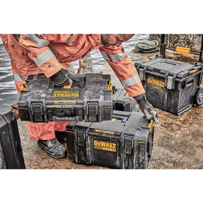 10. DeWALT DWST83293-1 walizka na narzędzia