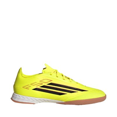 7. Buty piłkarskie adidas F50 Pro IN JR8947