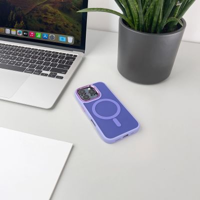 7. Etui Magnetic Collection MagSafe na iPhone 16 Pro Max - fioletowe