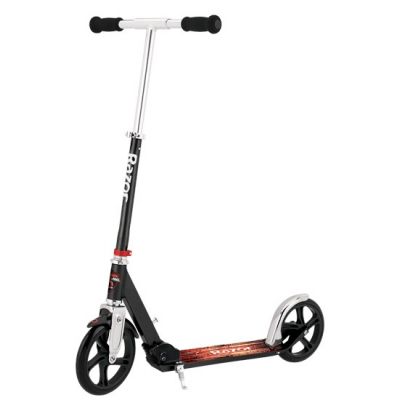 5. Hulajnoga Razor A5 Lux 13073067 (kolor czarny)