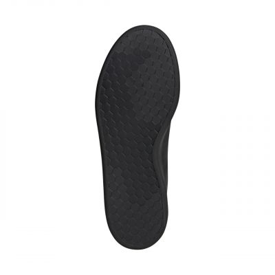 6. Buty adidas Court Urban M JI1049