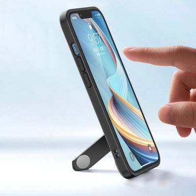 10. Ugreen Fusion Kickstand Case sztywne etui z żelową ramką i podstawką do iPhone 13 Pro czarny (90153)