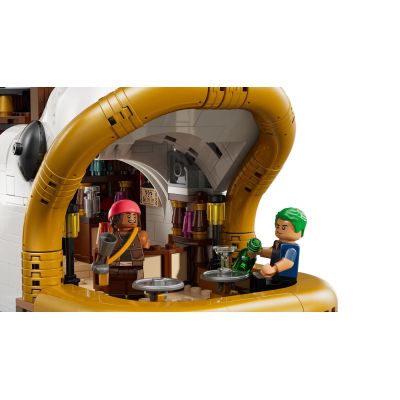 7. LEGO One Piece 75640 Pływająca restauracja Baratie
