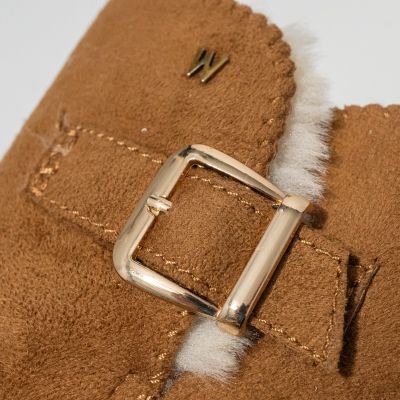 8. Śniegowce damskie Wrangler Elsa Platform MID buty zimowe ocieplane z futerkiem czarne (20243077.37B)