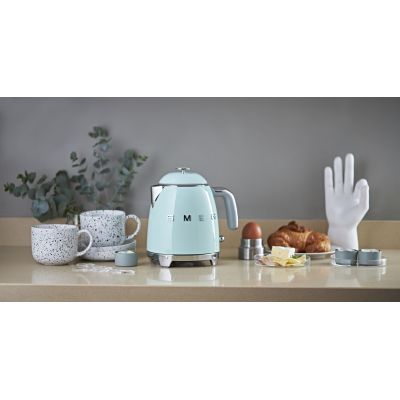 41. Czajnik SMEG model KLF05PGEU mini 0,8L pastelgreen