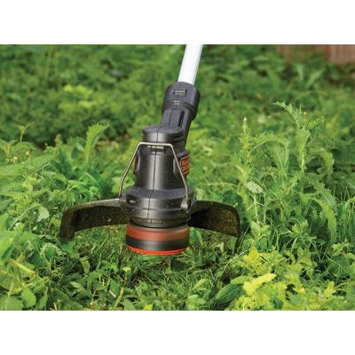 3. Podkaszarka aku 25cm 18V ST1823 BLACK+DECKER