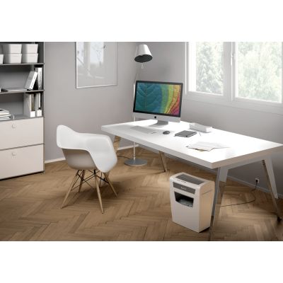 8. Leitz Niszczarka IQ Home Office P4, 10 kartek, 23 l kosz