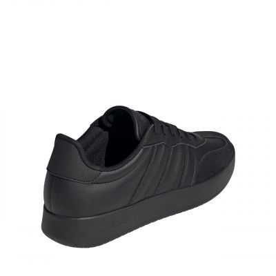 3. Buty adidas Barreda M JR1321