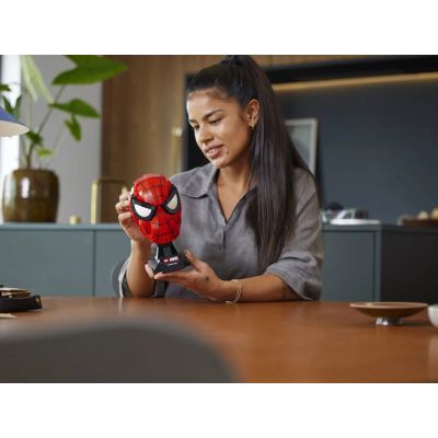 6. LEGO Super Heroes 76285 Maska Spider-Mana
