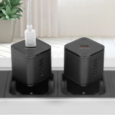 3. Ładowarka sieciowa SBS TETRGAN1C20K 20W GaN USB-C z Power Delivery - czarna