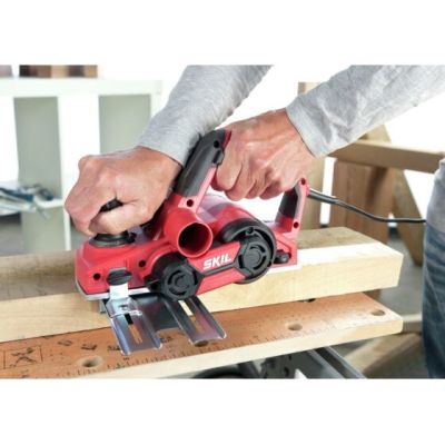 2. Strug elektryczny 1590AA o mocy 710W