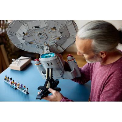 17. LEGO 10356 Icons - Star Trek: U.S.S. Enterprise NCC-1701-D