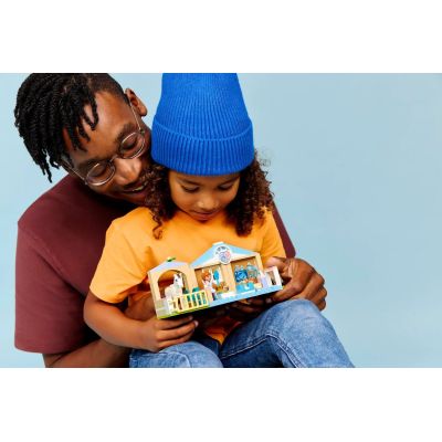 9. LEGO Friends 42696 Klinika weterynaryjna