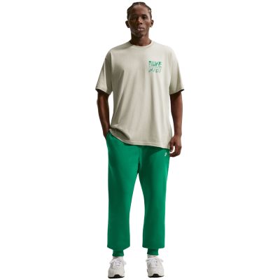 6. Spodnie męskie Nike Club BB Jogger zielone FN3787 365