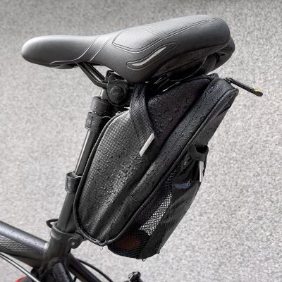16. Wozinsky torba rowerowa pod siodełko 1,5 l czarny (WBB20BK)