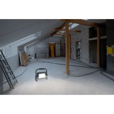 11. Przenośne światło przemysłowe Ansmann FL50W-R 50 W 4500 lm światło dzienne