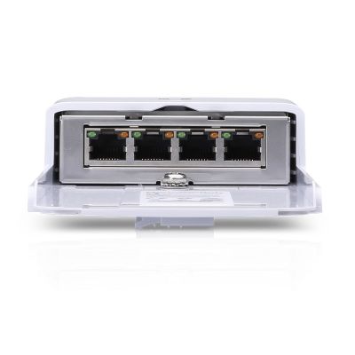 9. Switch PoE UBIQUITI N-SW (4x 10/100/1000Mbps)