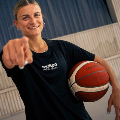 4. B6G5000-W6G Piłka do koszykówki Molten Women World Cup Germany 2026