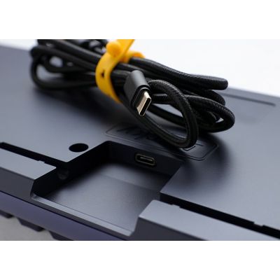 4. Ducky One 3 klawiatura Gaming USB Niebieski