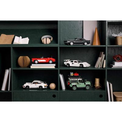 11. LEGO  Icons 10337 Lamborghini Countach 5000 Quattrovalvole