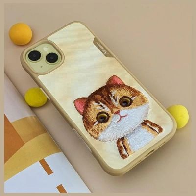 9. Etui Nimmy Big Eyed Pet 2.0 Cat na iPhone 15 Pro Max - zielone