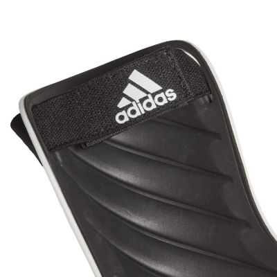 4. Nagolenniki adidas Tiro SG Trn M GJ7758