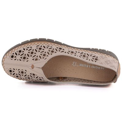 10. Czółenka na klocku beżowe Sergio Leone PB291