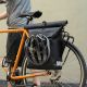 6. Sakwa rowerowa Rockbros z funkcją plecaka, wodoodporna, z zaczepem na kask 18l - czarna