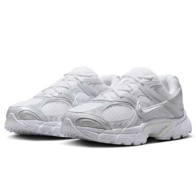 4. Buty Nike V5 RNR W HQ7901-101