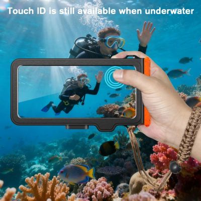 7. Etui wodoodporne Tech-Protect IPX8 Pro na telefon - pomarańczowo-czarne