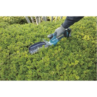 55. Nożyce akumulatorowe do trawy MAKITA DUM604ZX