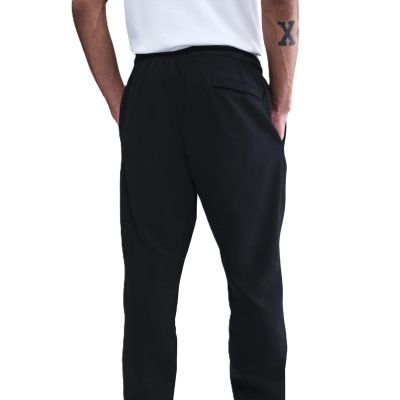 2. Spodnie Nike Club M FN3808-010