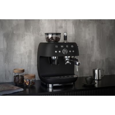 19. Smeg EGF03BLMEU ekspres do kawy Ręczny Ekspres do espresso 2,4 l