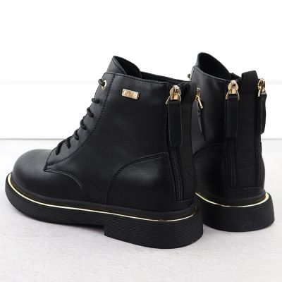 3. Skórzane botki damskie workery czarne Goe SS2N4101