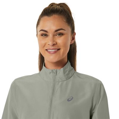 4. Kurtka Asics Core Jacket W 2012C341-303