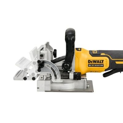 4. DeWALT DCW682NT-XJ lamelownica