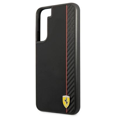 6. Etui Ferrari On Track Carbon Stripe na Samsung Galaxy S22+ - czarne