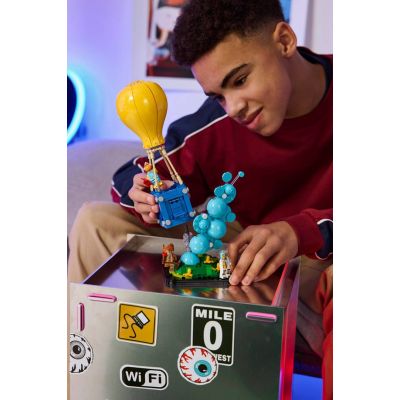 9. LEGO Fortnite 77080 - Zrzut zaopatrzenia